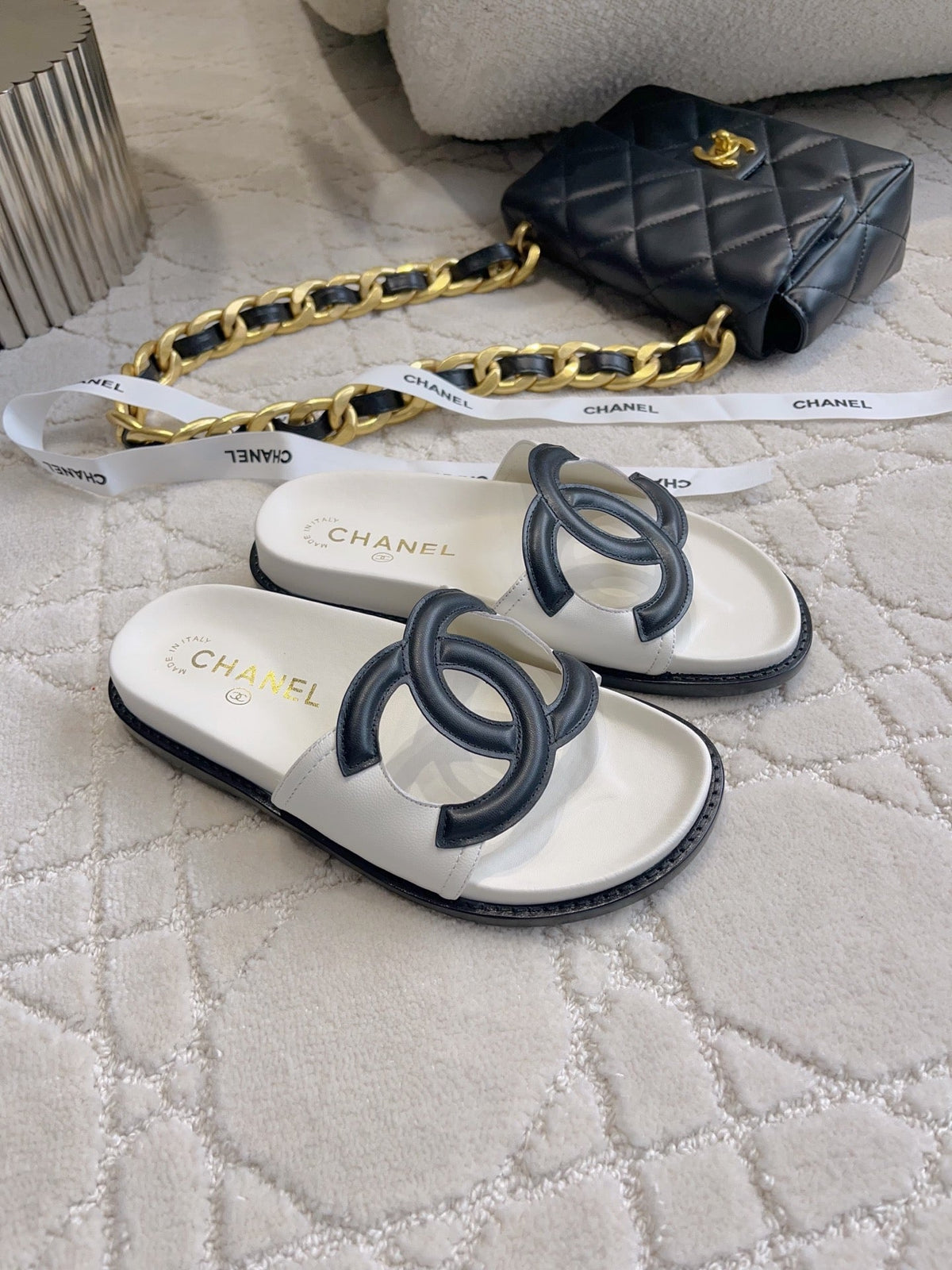 CC Logo Slide White Lambskin 723799