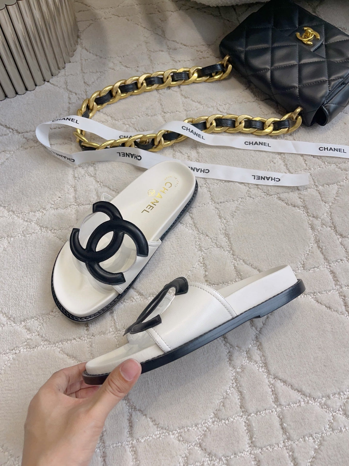 CC Logo Slide White Lambskin 723799