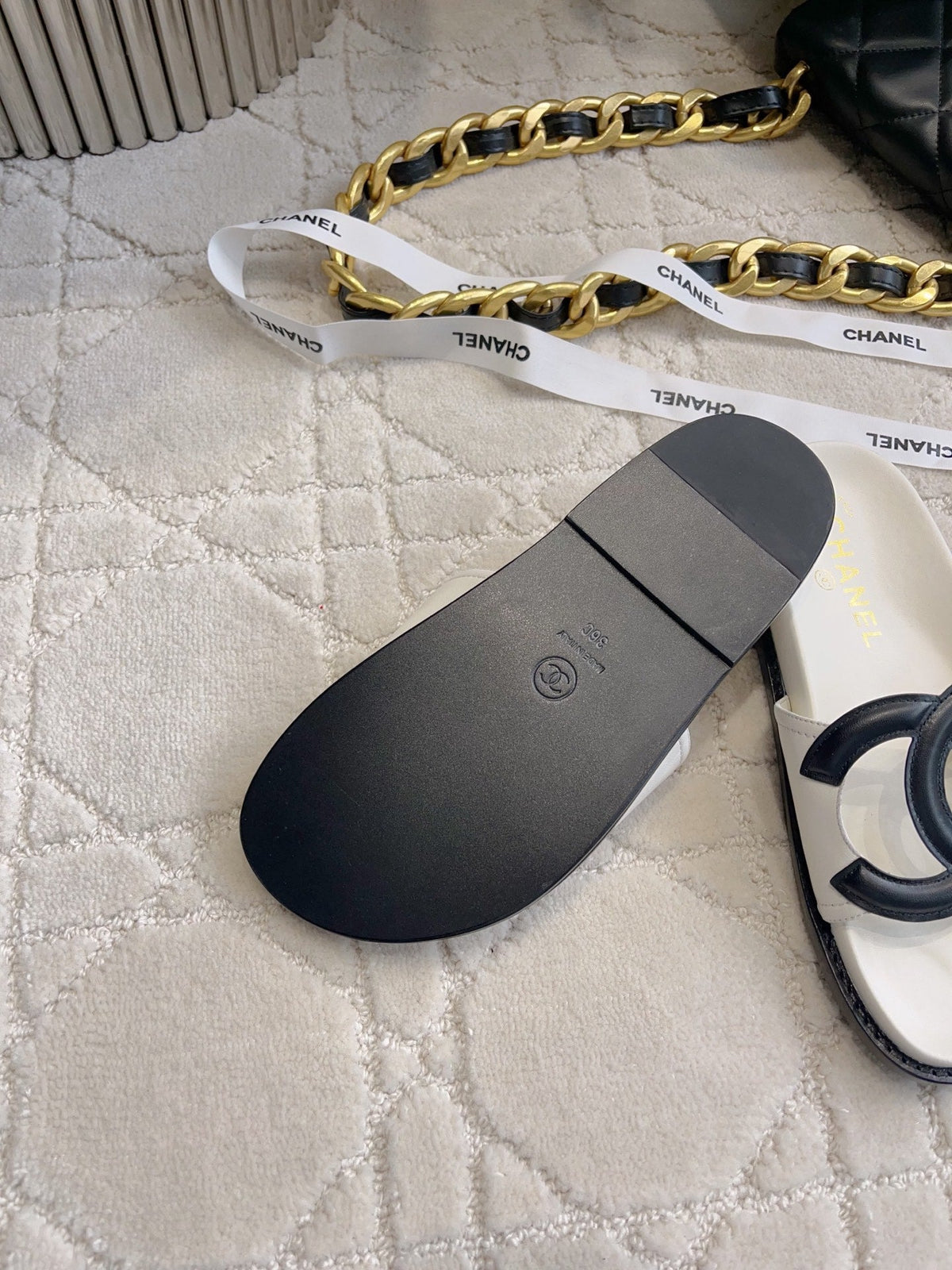 CC Logo Slide White Lambskin 723799