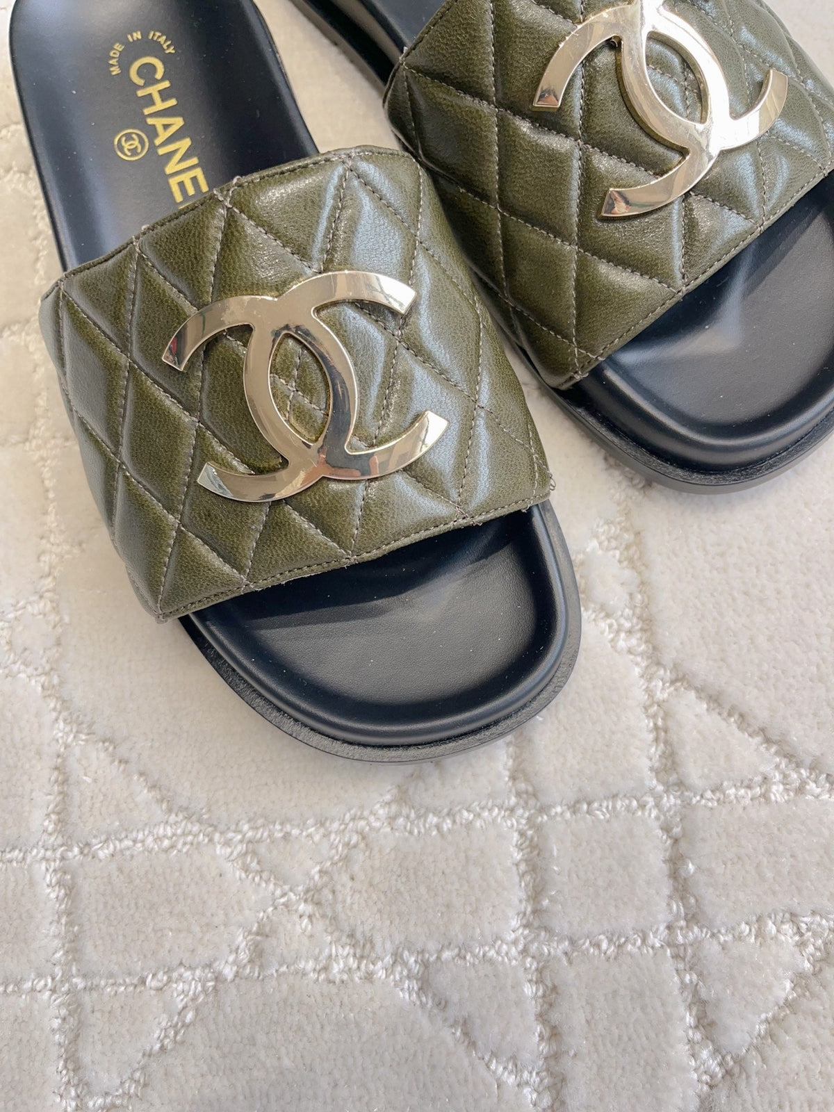 CC Logo Slide Black Olive Quited Lambskin 723795