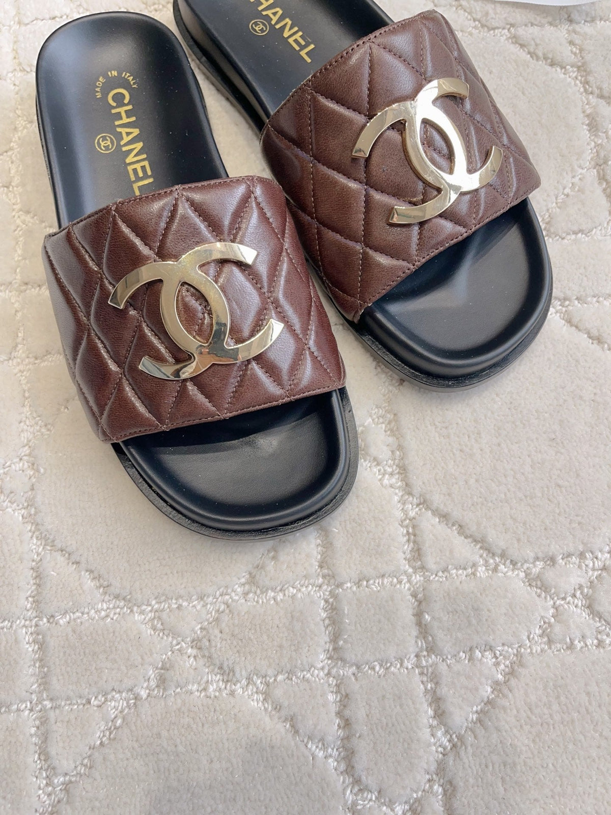 CC Logo Slide Black Brown Quited Lambskin 723794