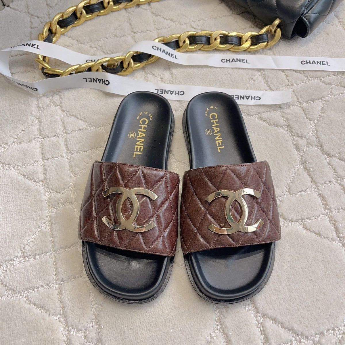 CC Logo Slide Black Brown Quited Lambskin 723794