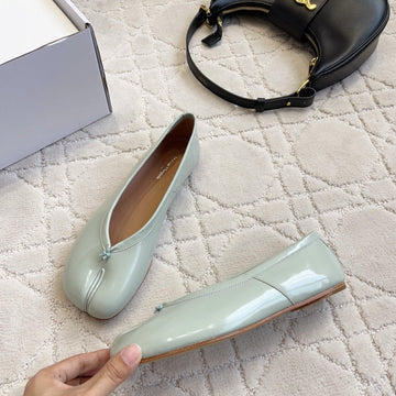 Maison Margiela Tabi Shoes Flat Pale Mint Patent Leather 808645