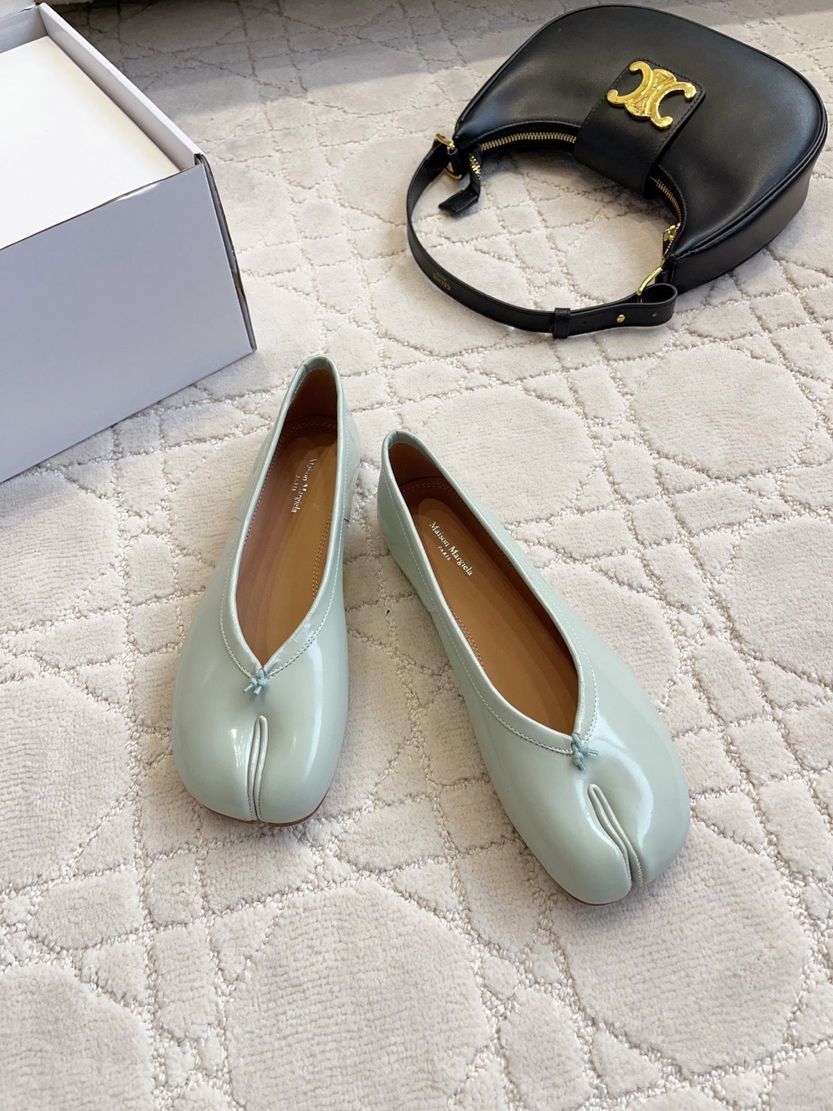 Maison Margiela Tabi Shoes Flat Pale Mint Patent Leather 808645