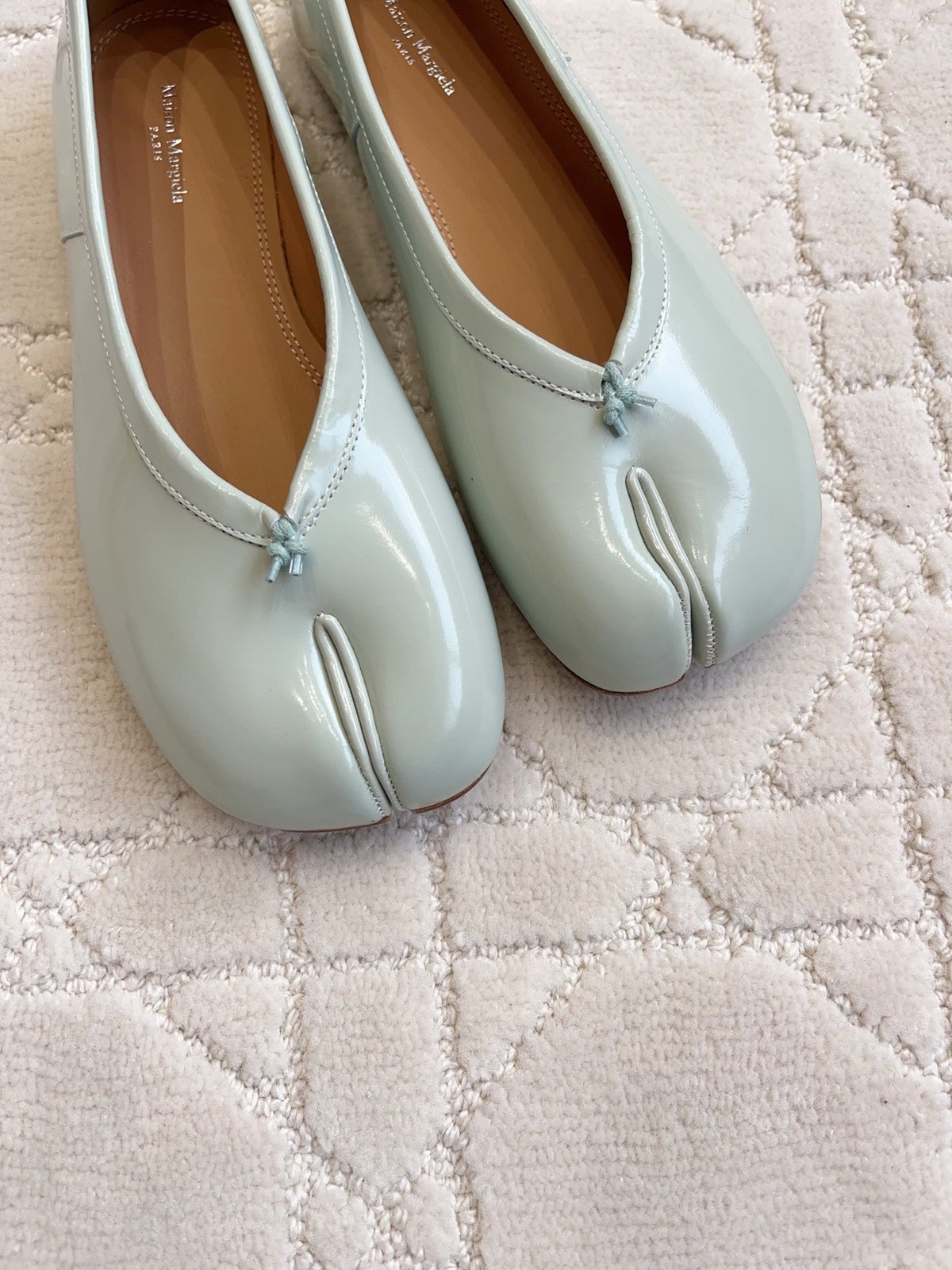 Maison Margiela Tabi Shoes Flat Pale Mint Patent Leather 808645