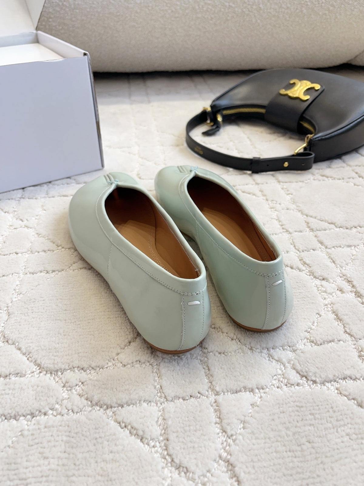 Maison Margiela Tabi Shoes Flat Pale Mint Patent Leather 808645