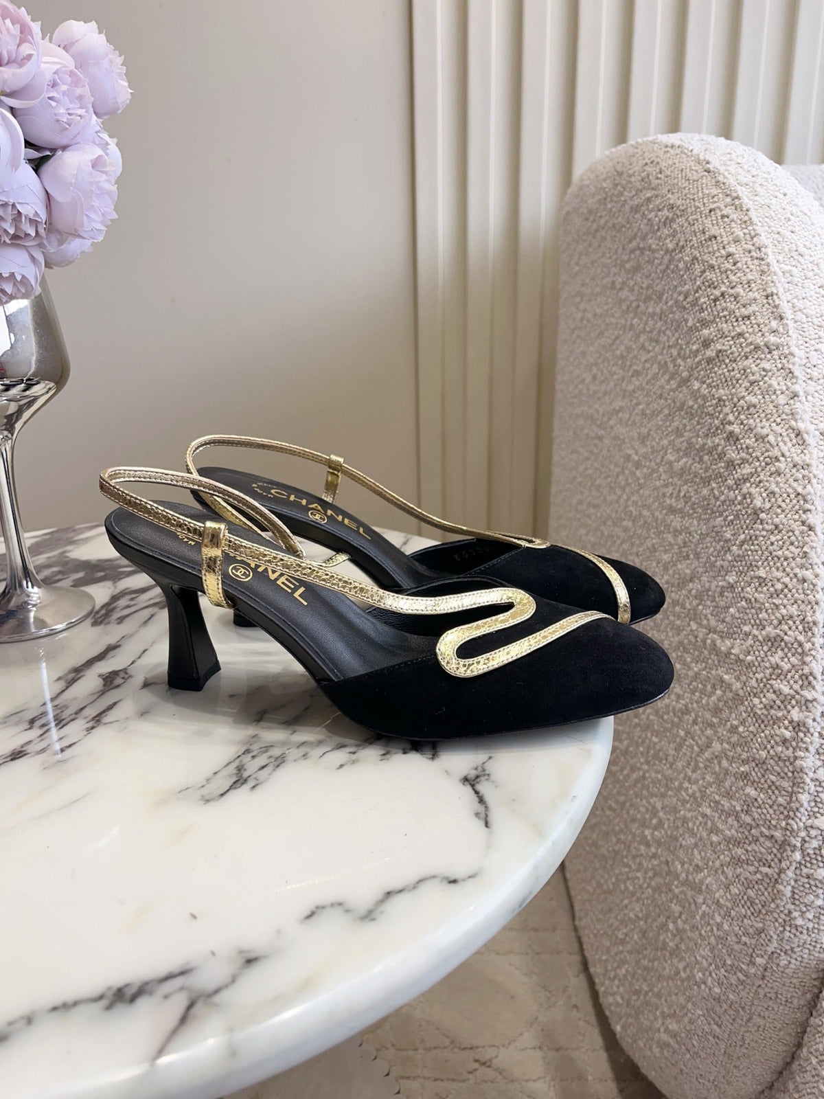 CC Métiers d'art 2026 Slingback 7.5cm Gold Black Lambskin 808099