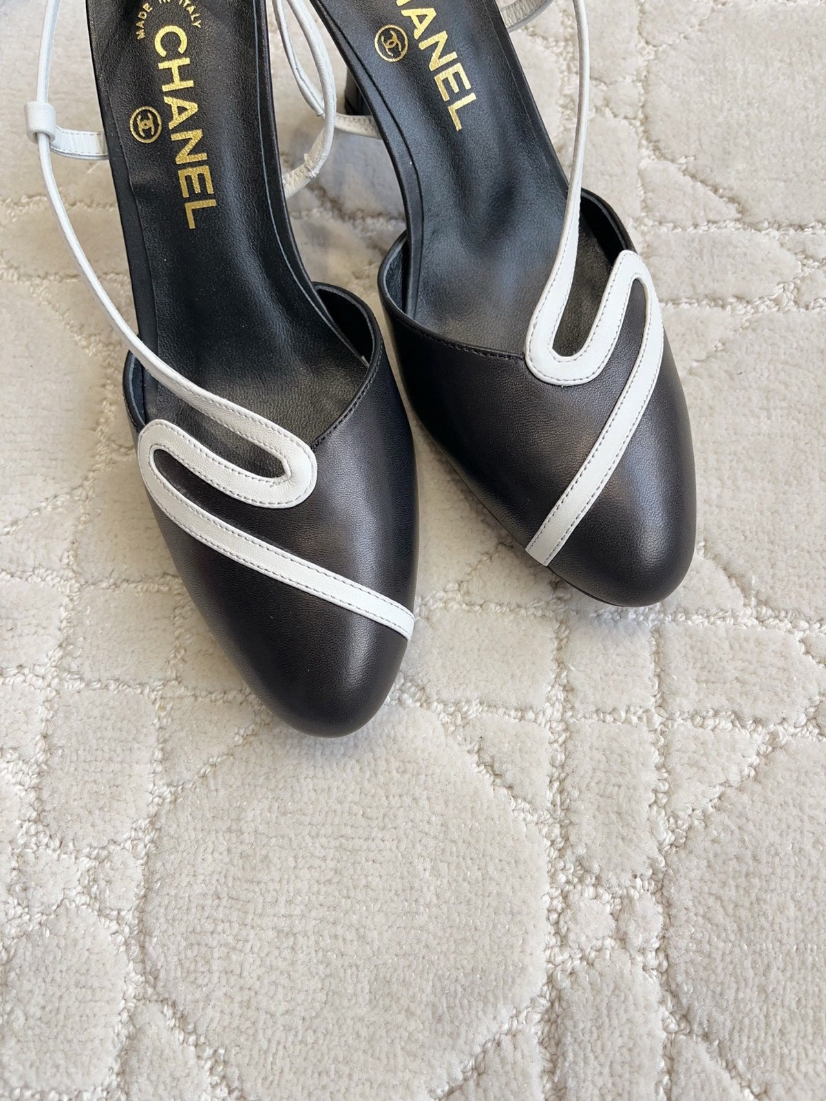 CC Métiers d'art 2026 Slingback 7.5cm Black Lambskin 808100