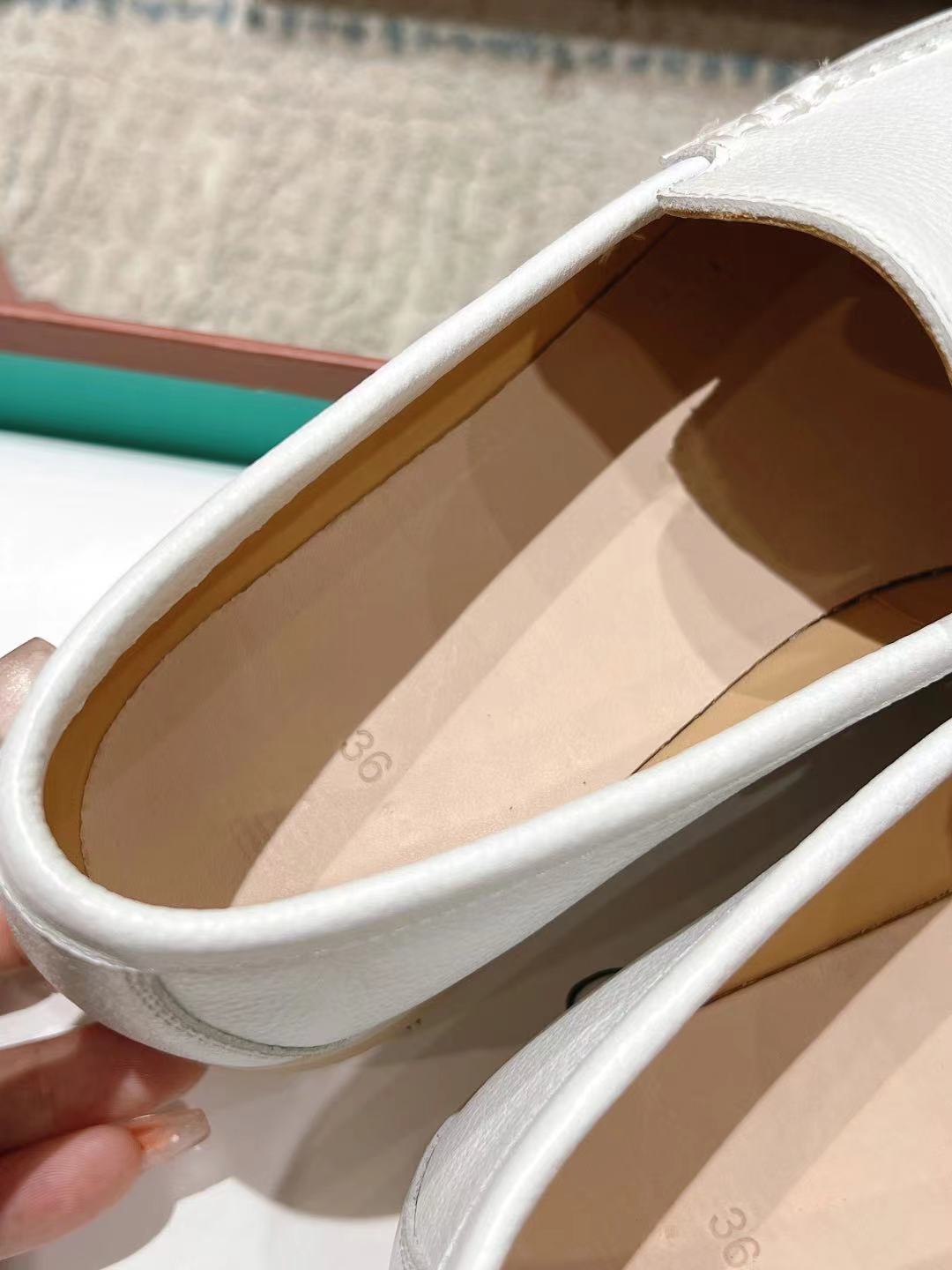LP Summer Walk White Grain Leather 664639