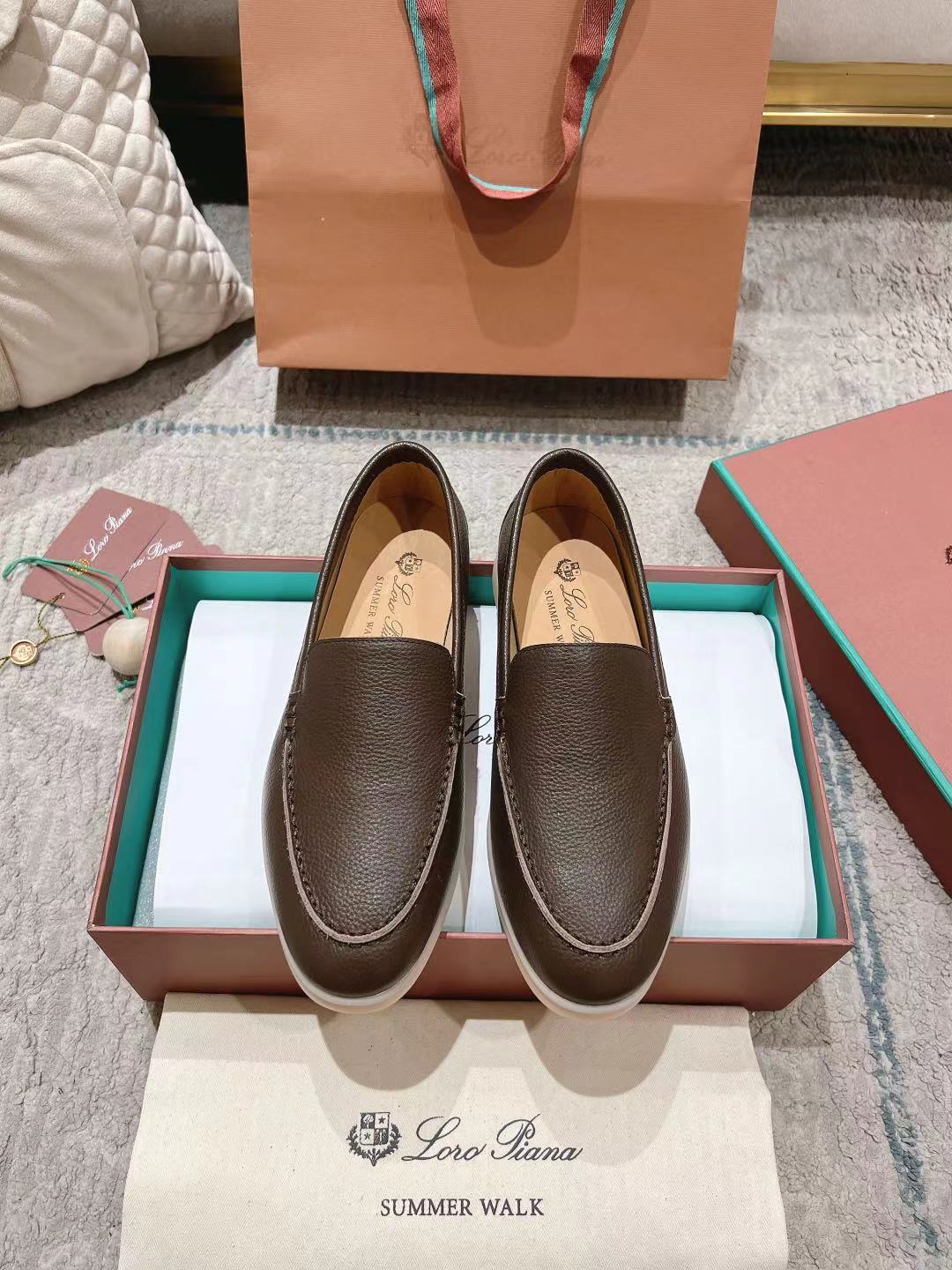 LP Summer Walk Chocolate Grain Leather 664637