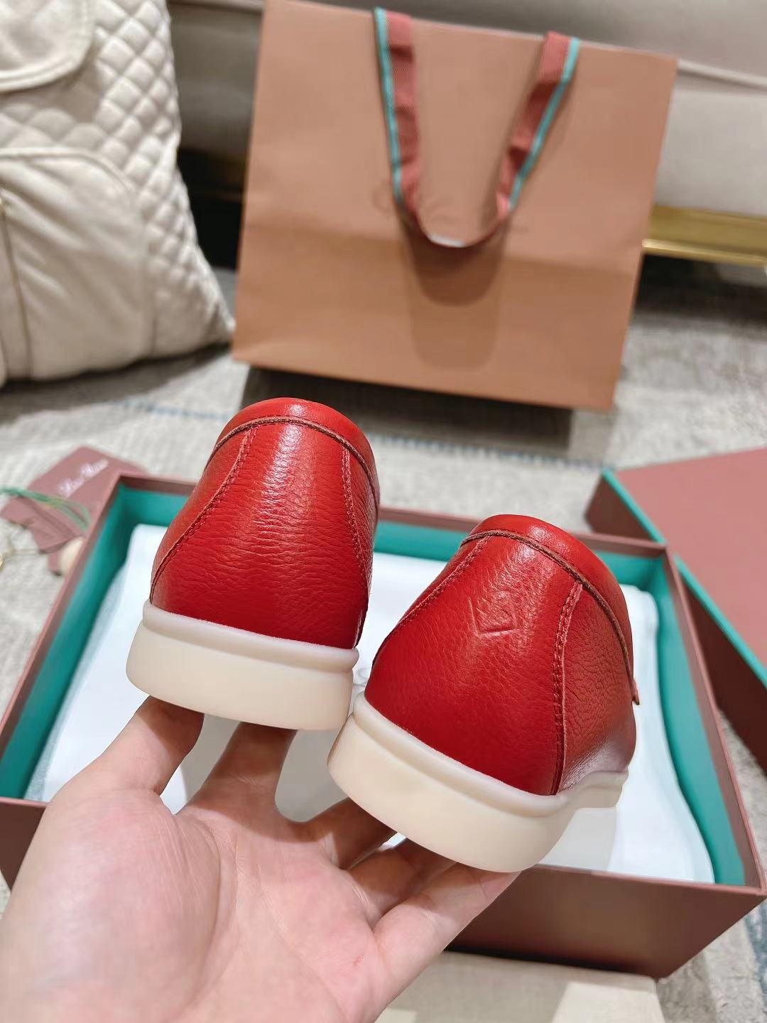 LP Summer Walk Red Grain Leather 664635