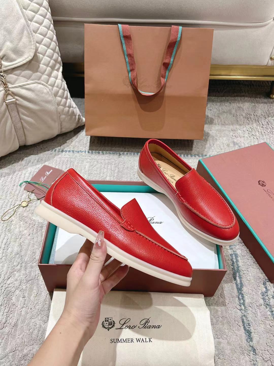 LP Summer Walk Red Grain Leather 664635