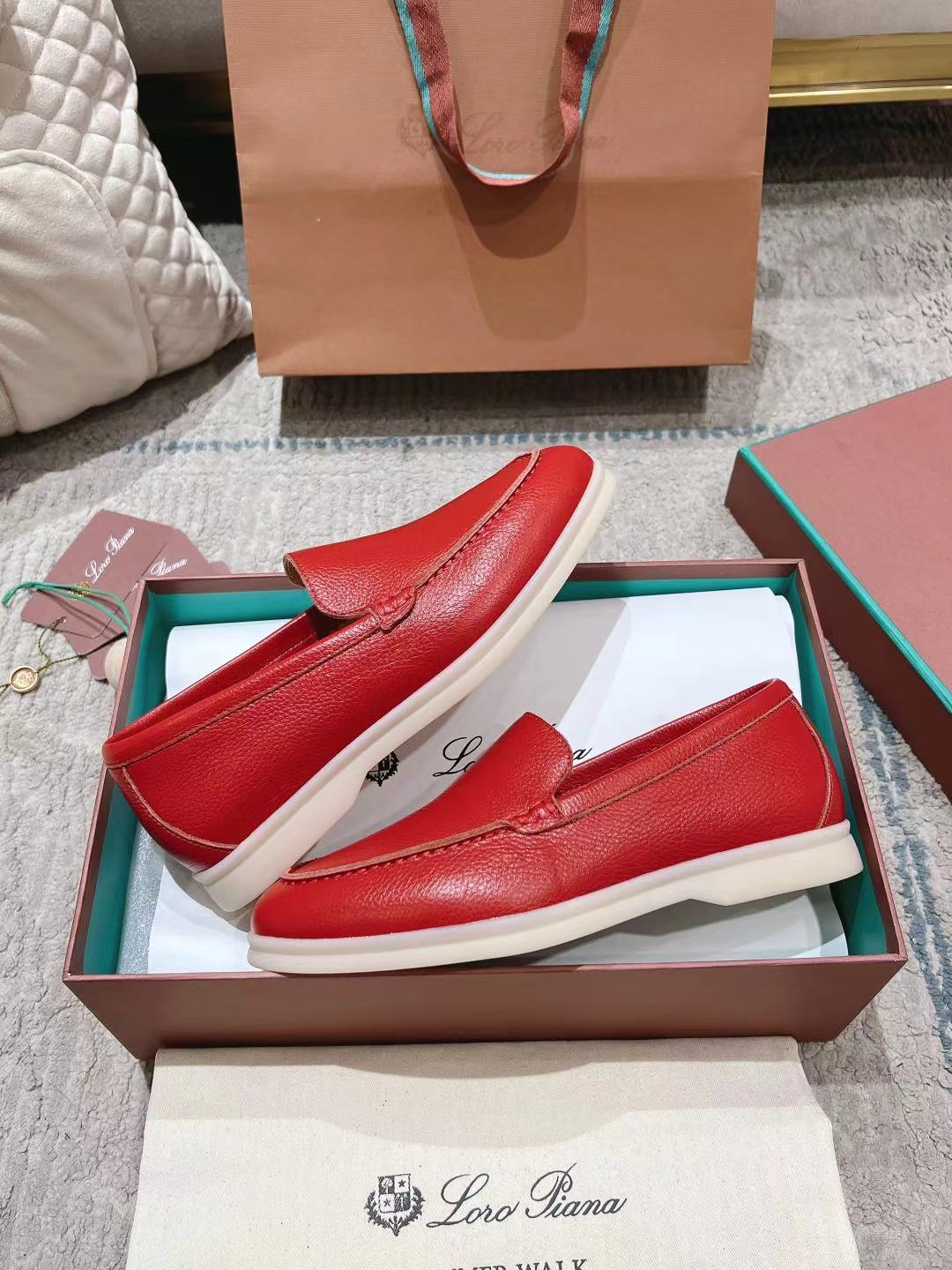 LP Summer Walk Red Grain Leather 664635