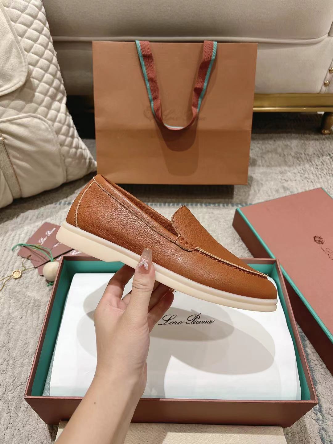 LP Summer Walk Brown Grain Leather 664633