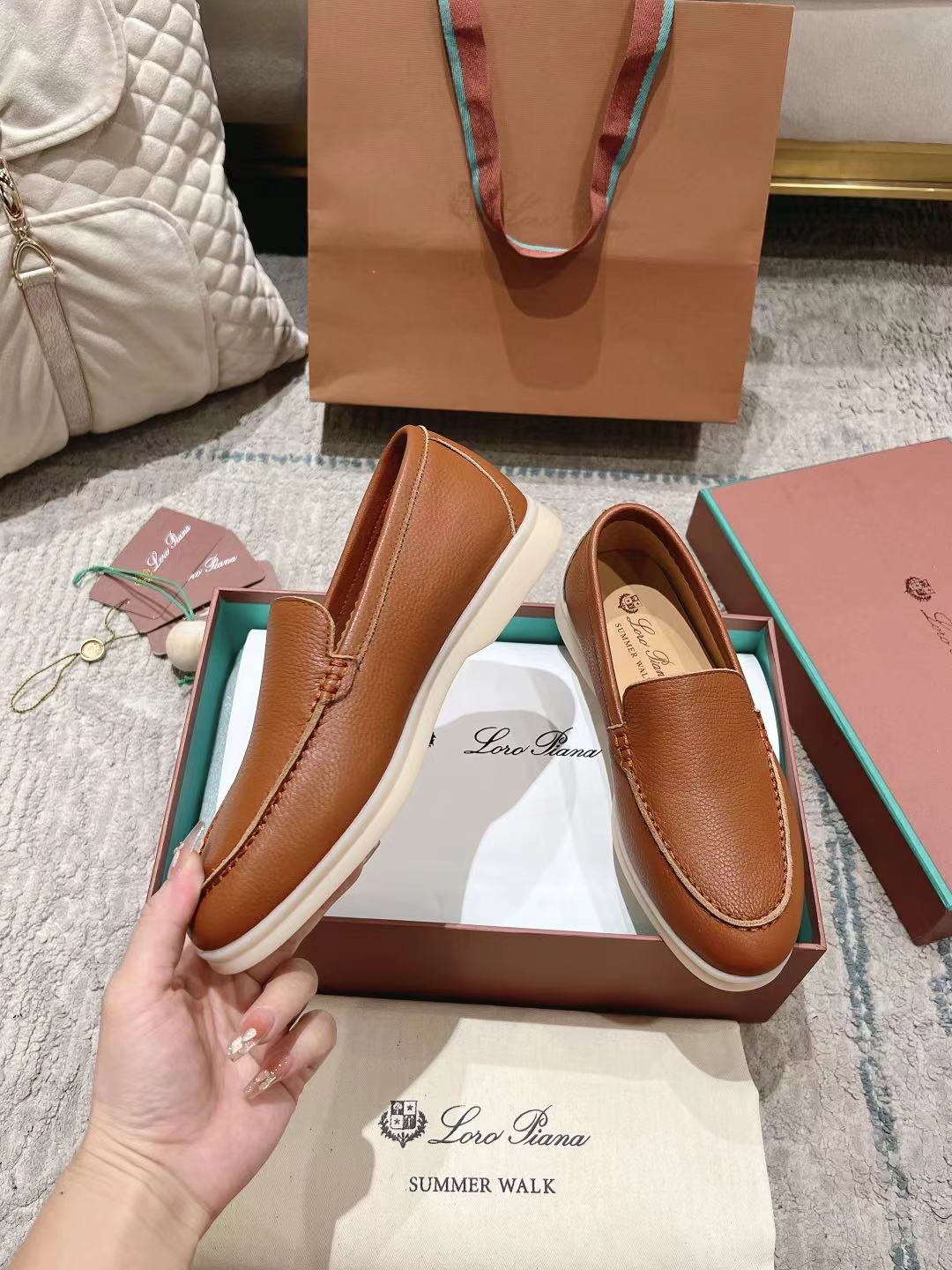 LP Summer Walk Brown Grain Leather 664633