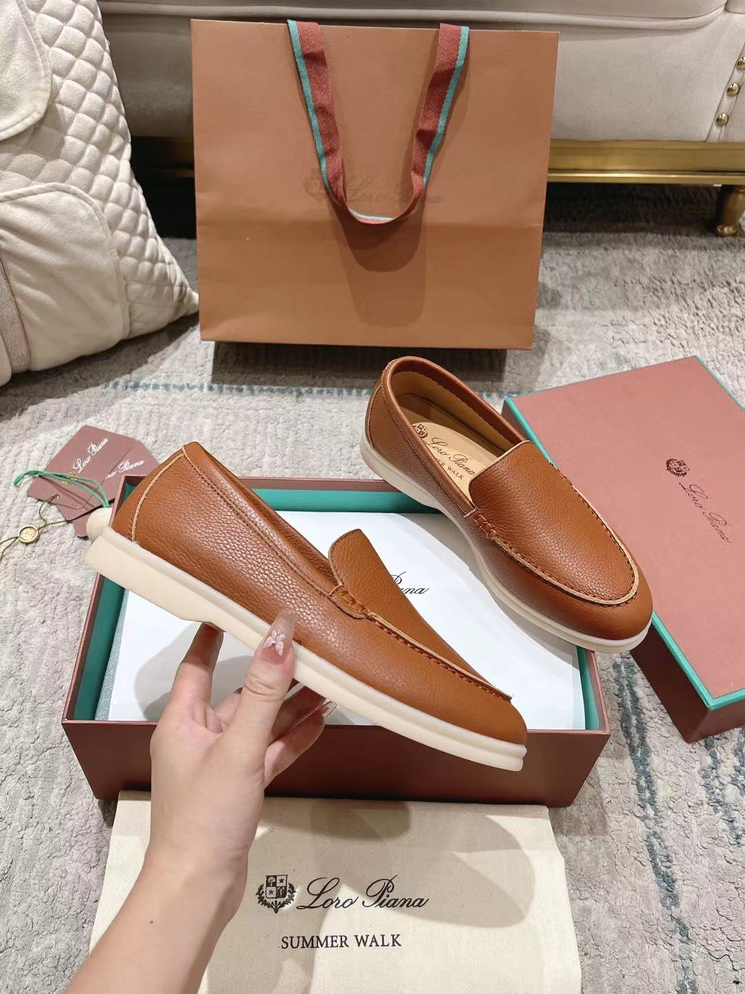 LP Summer Walk Brown Grain Leather 664633