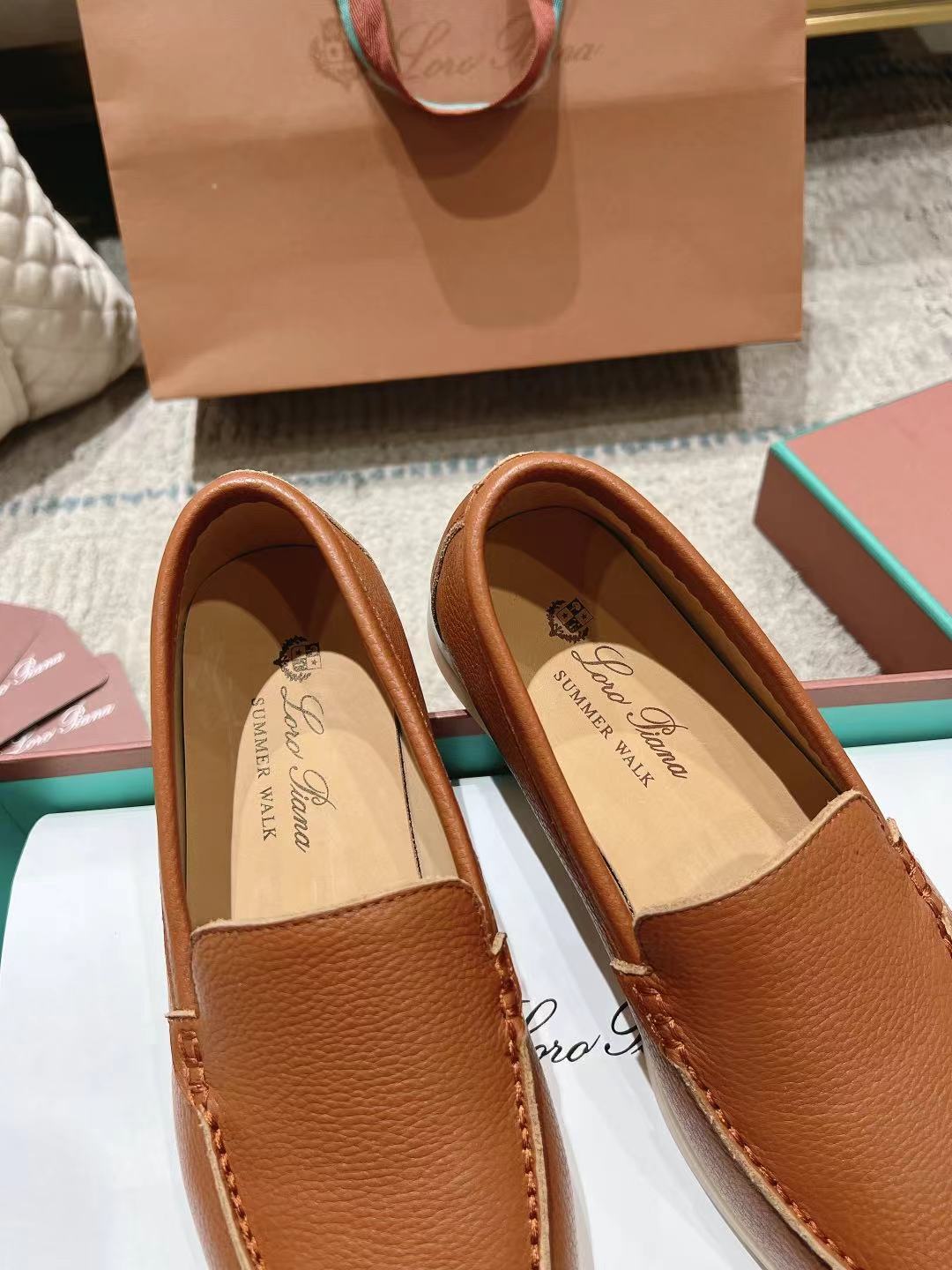 LP Summer Walk Brown Grain Leather 664633