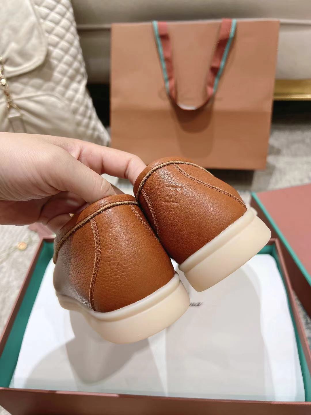 LP Summer Walk Brown Grain Leather 664633