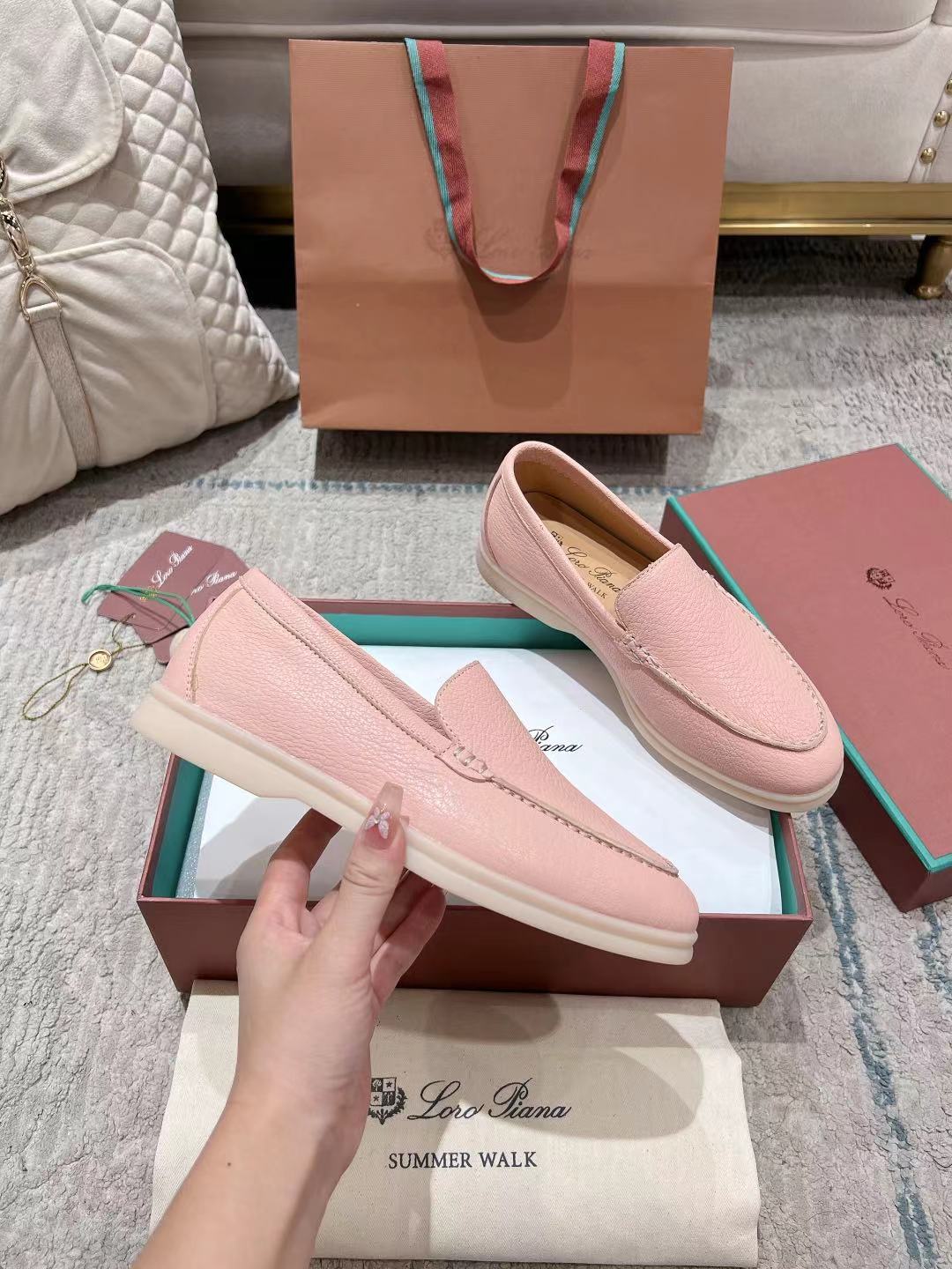 LP Summer Walk Light Pink Grain Leather 664631