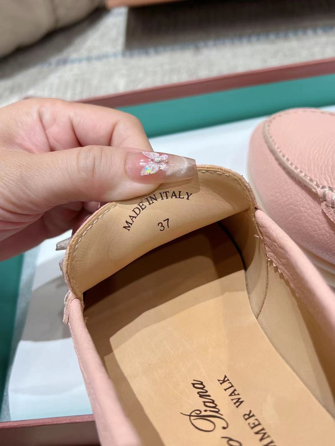 LP Summer Walk Light Pink Grain Leather 664631