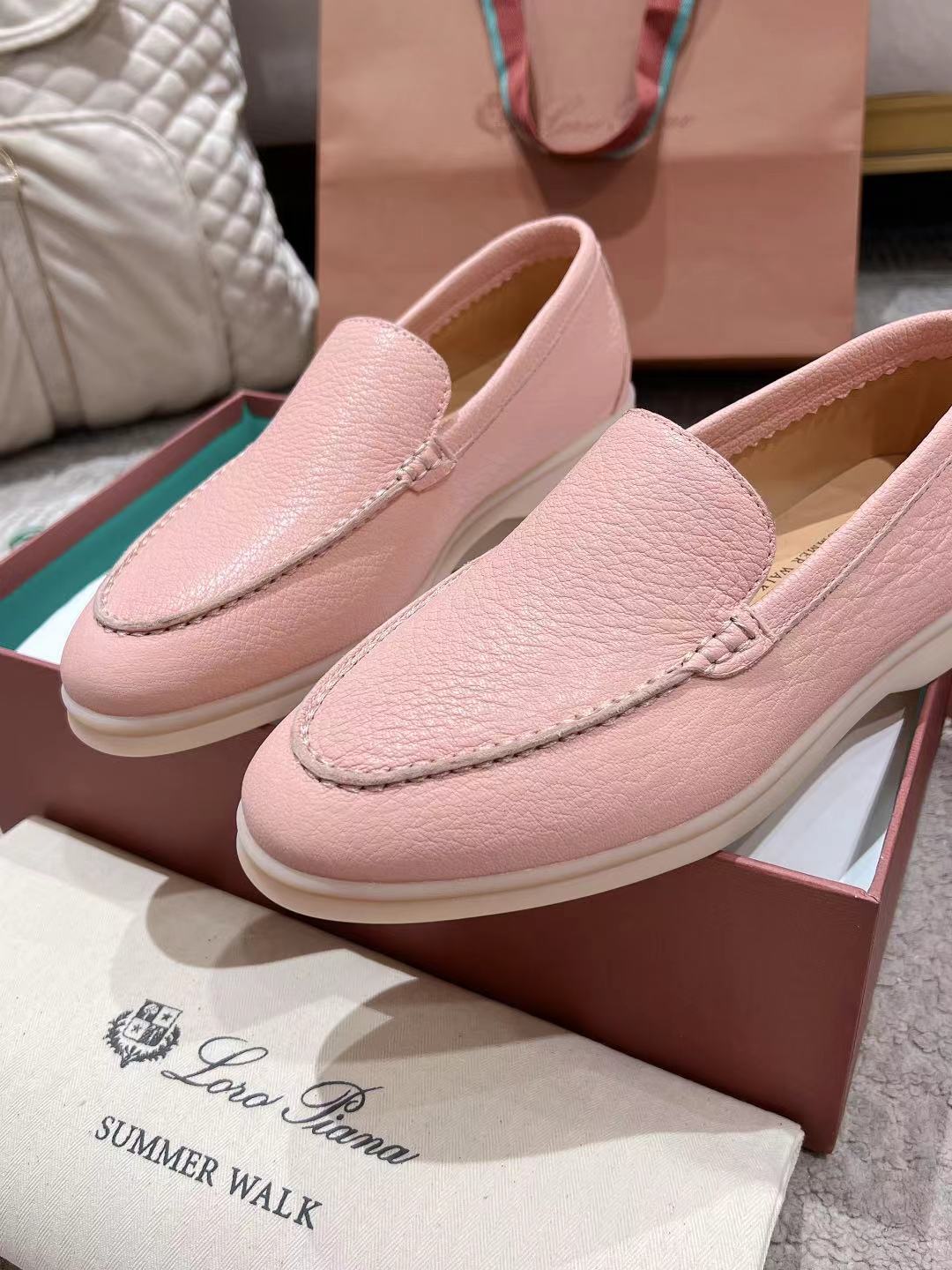 LP Summer Walk Light Pink Grain Leather 664631