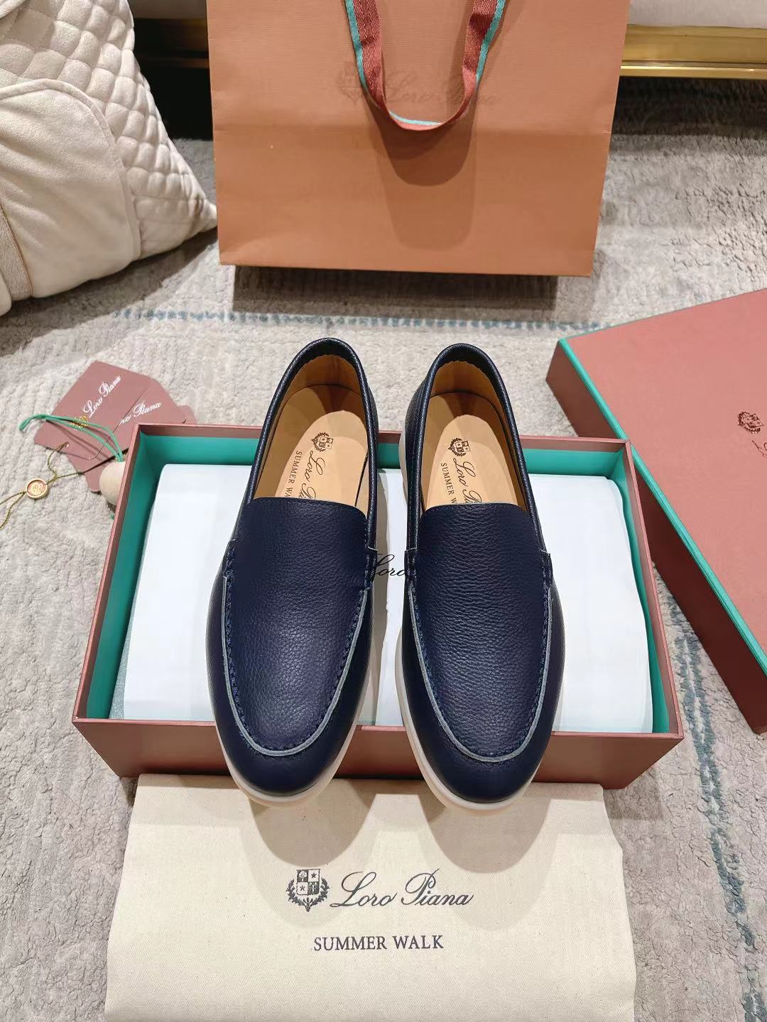 LP Summer Walk Dark Blue Grain Leather 664630