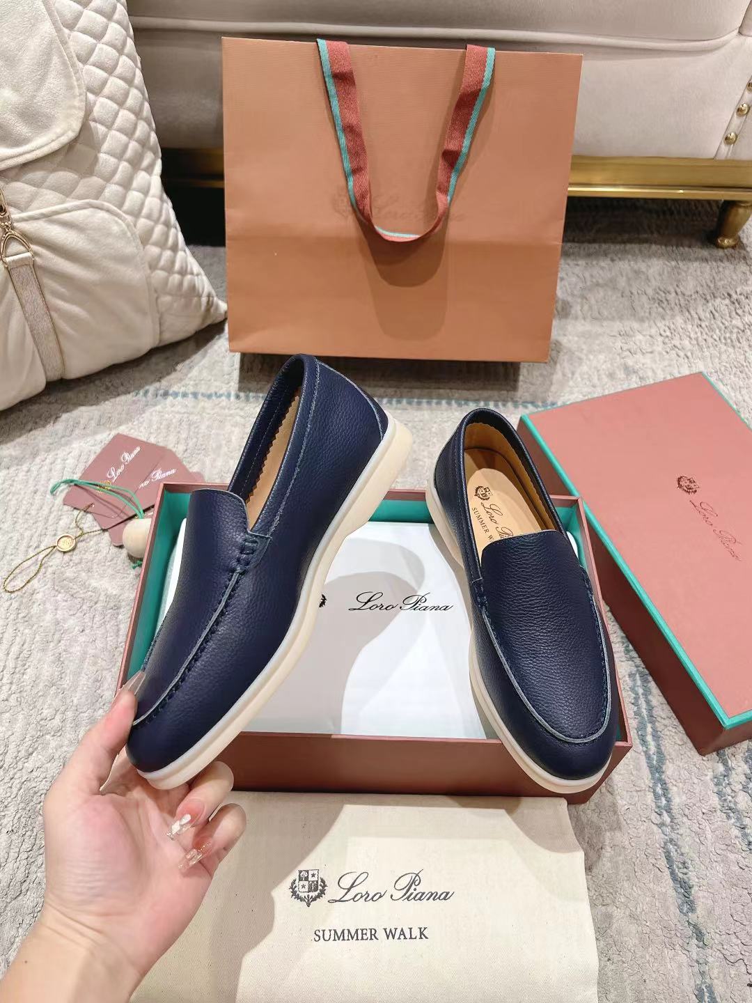 LP Summer Walk Dark Blue Grain Leather 664630