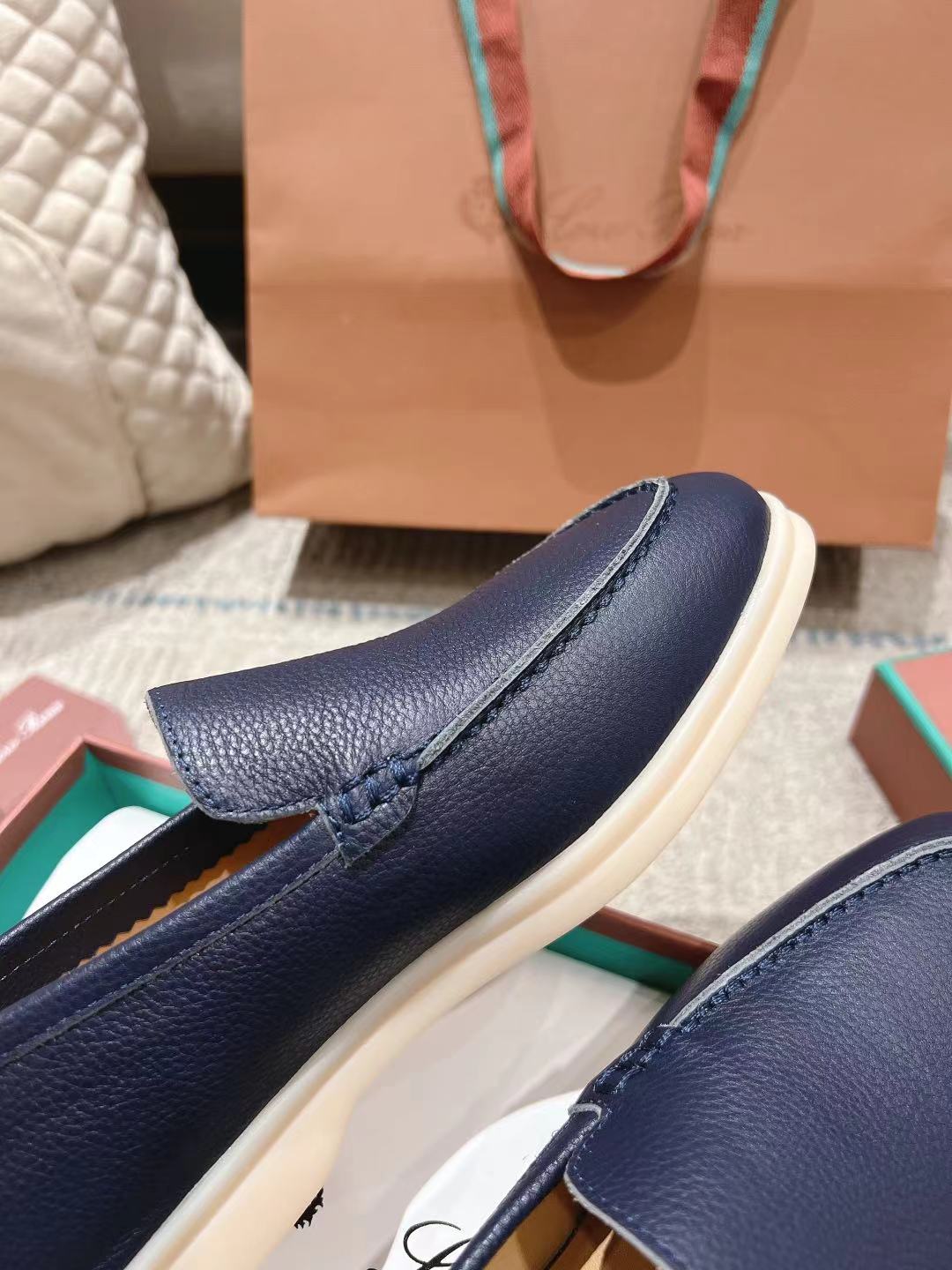 LP Summer Walk Dark Blue Grain Leather 664630
