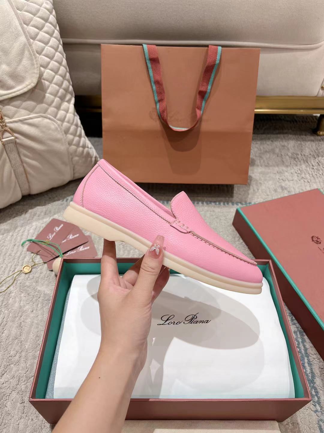 LP Summer Walk Pink Grain Leather 664629