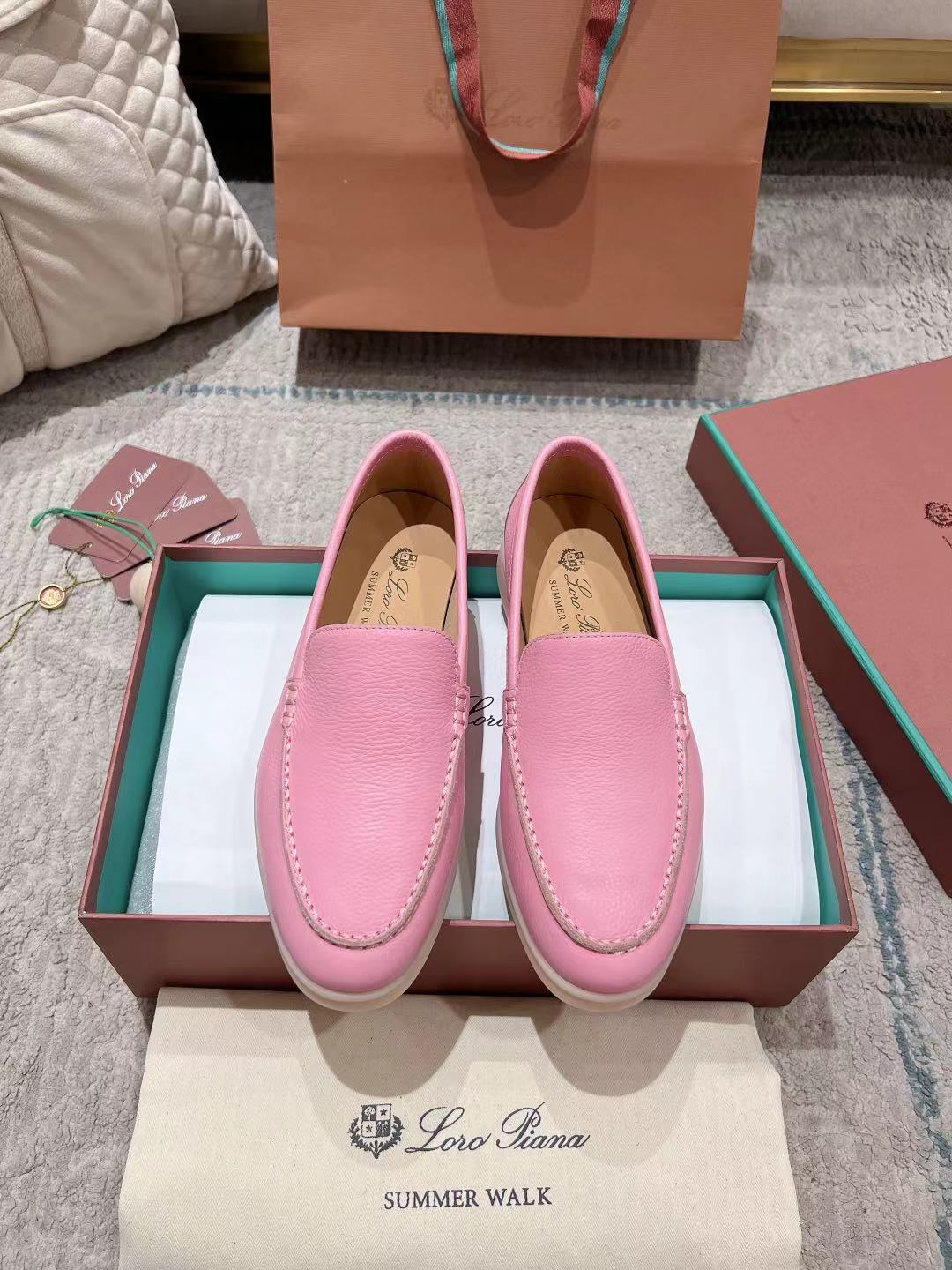 LP Summer Walk Pink Grain Leather 664629