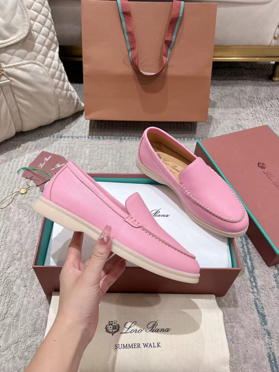 LP Summer Walk Pink Grain Leather 664629