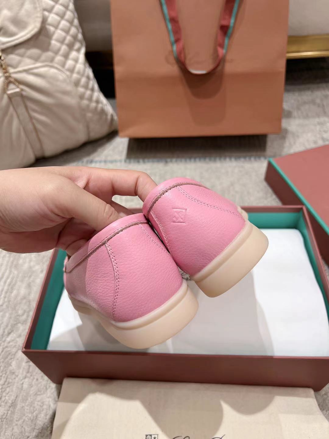 LP Summer Walk Pink Grain Leather 664629