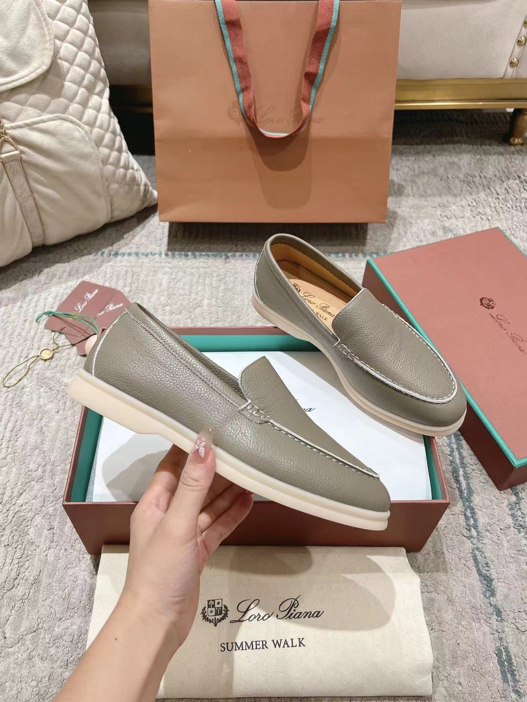 LP Summer Walk Light Etope Grain Leather 664628