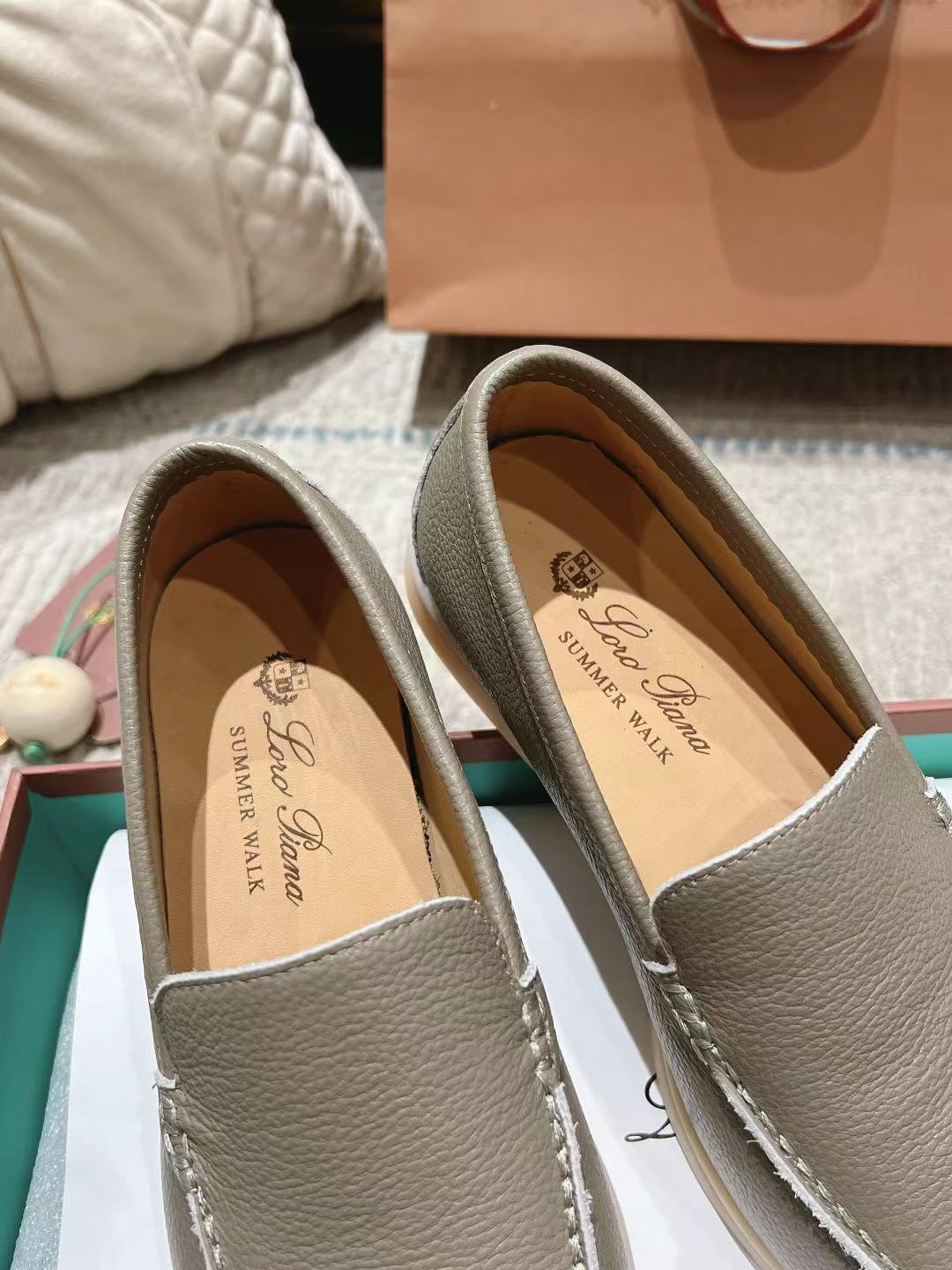 LP Summer Walk Light Etope Grain Leather 664628