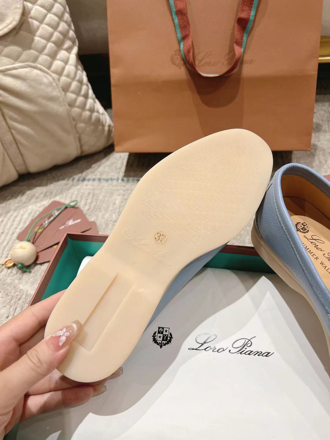 LP Summer Walk Light Blue Grain Leather 664628