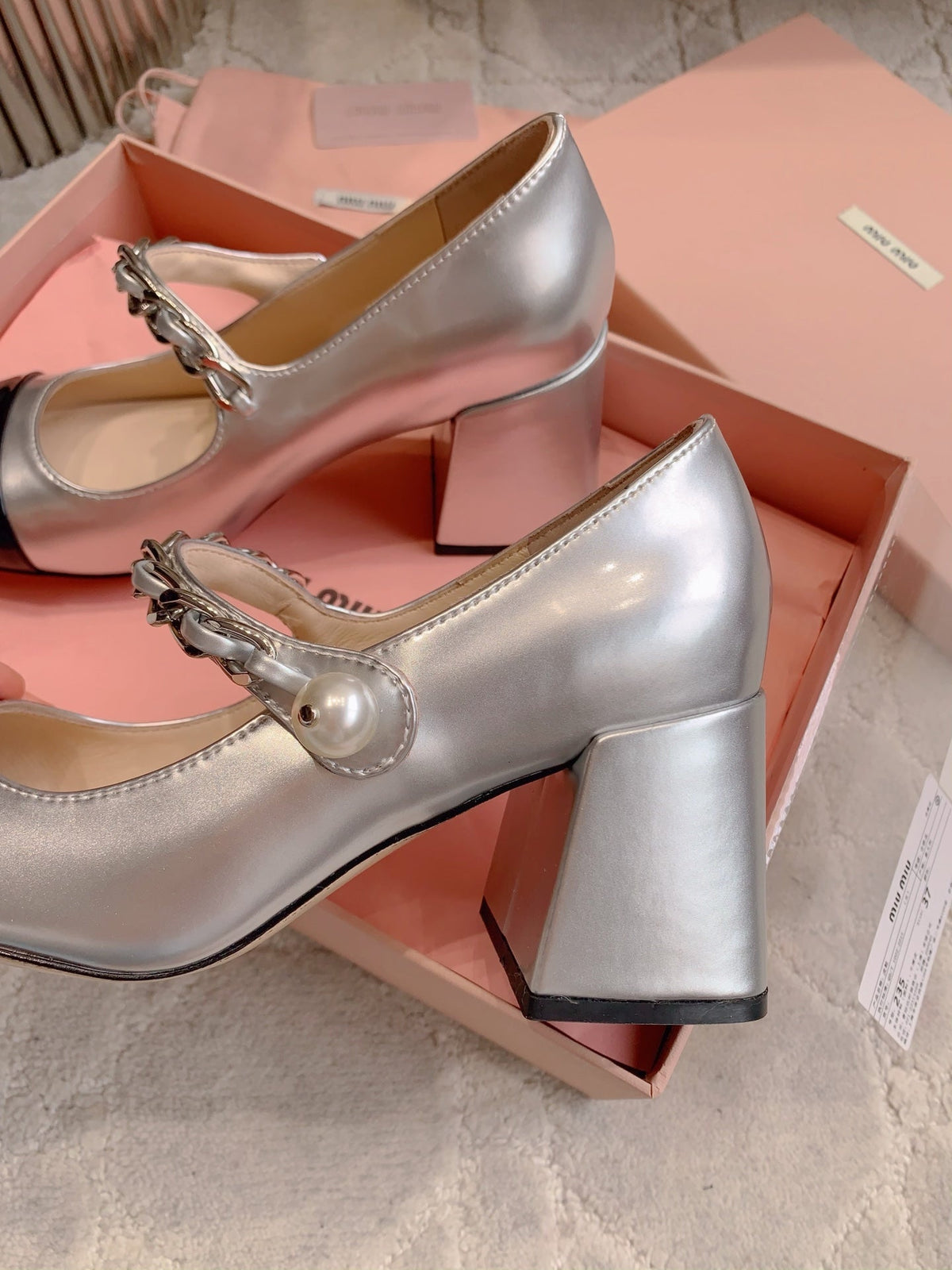 Miu Bicolor Cap-Toe Pumps Black Sliver Patent Leather 724258