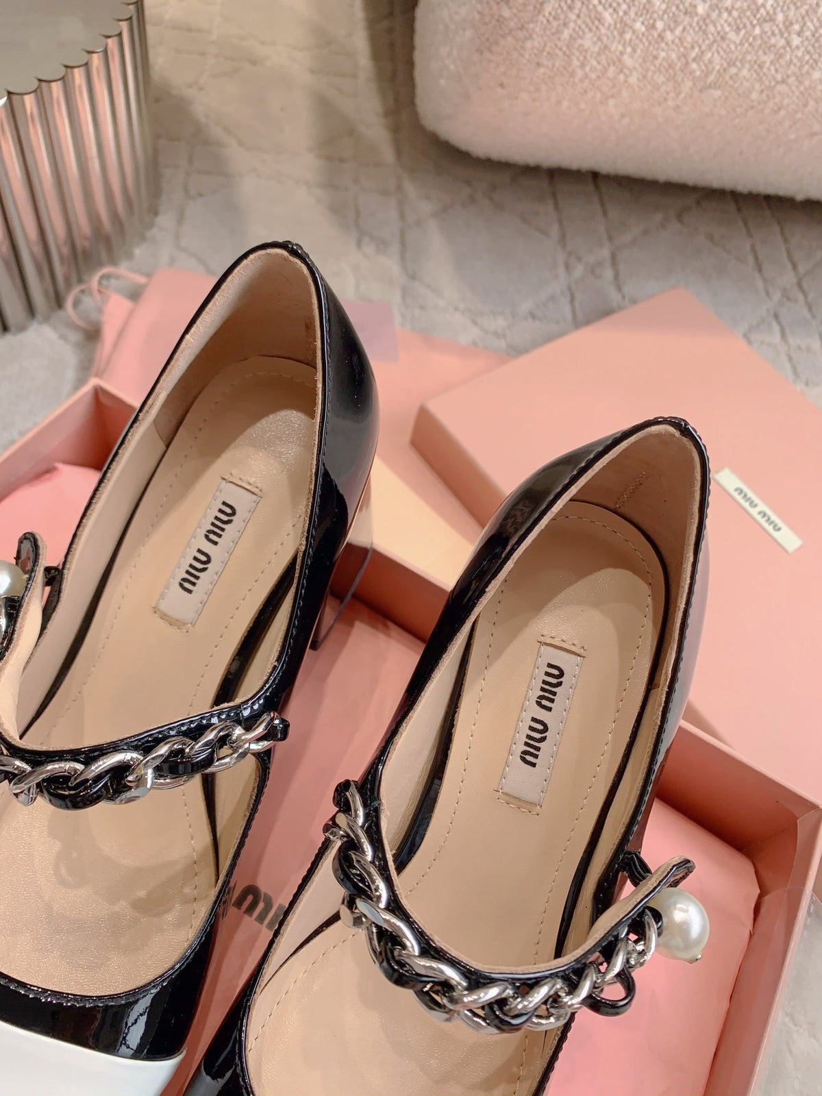 Miu Bicolor Cap-Toe Pump Black White Patent Leather 724260