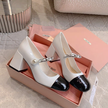 Miu Bicolor Cap-Toe Pump 7.5cm Black White Patent Leather 724262