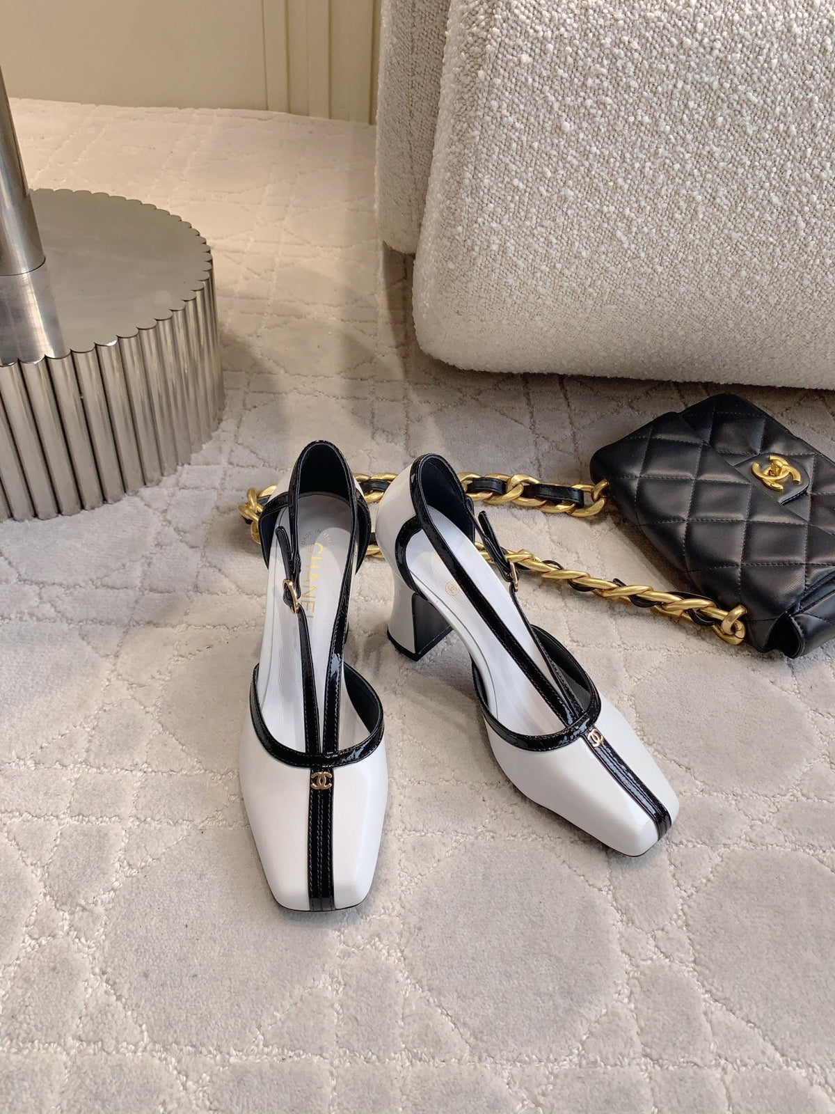 CC FW26 Square Cap Toe Slingback 8.5cm Black White Patent Leather 723690