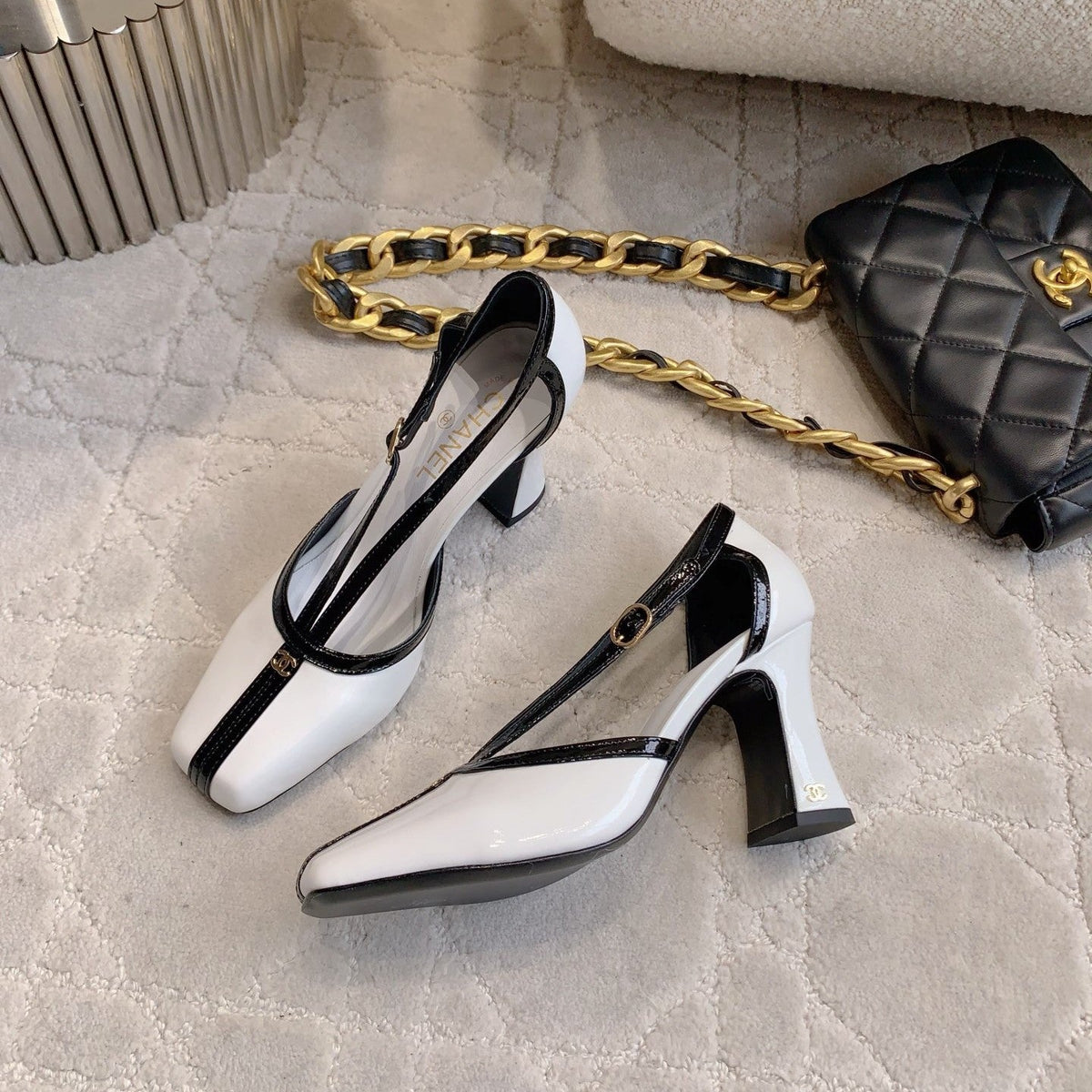CC FW26 Square Cap Toe Slingback 8.5cm Black White Patent Leather 723690