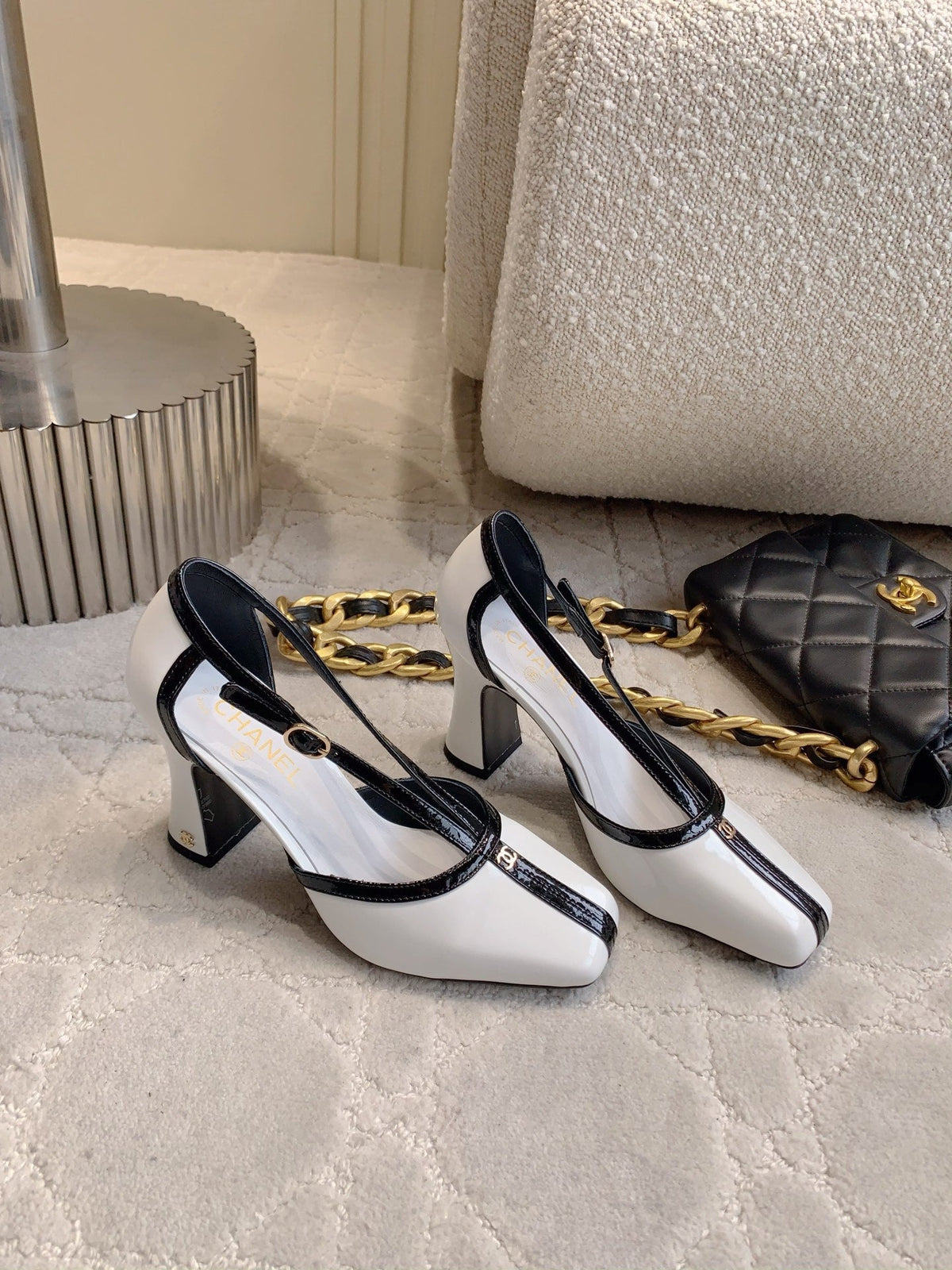 CC FW26 Square Cap Toe Slingback 8.5cm Black White Patent Leather 723690