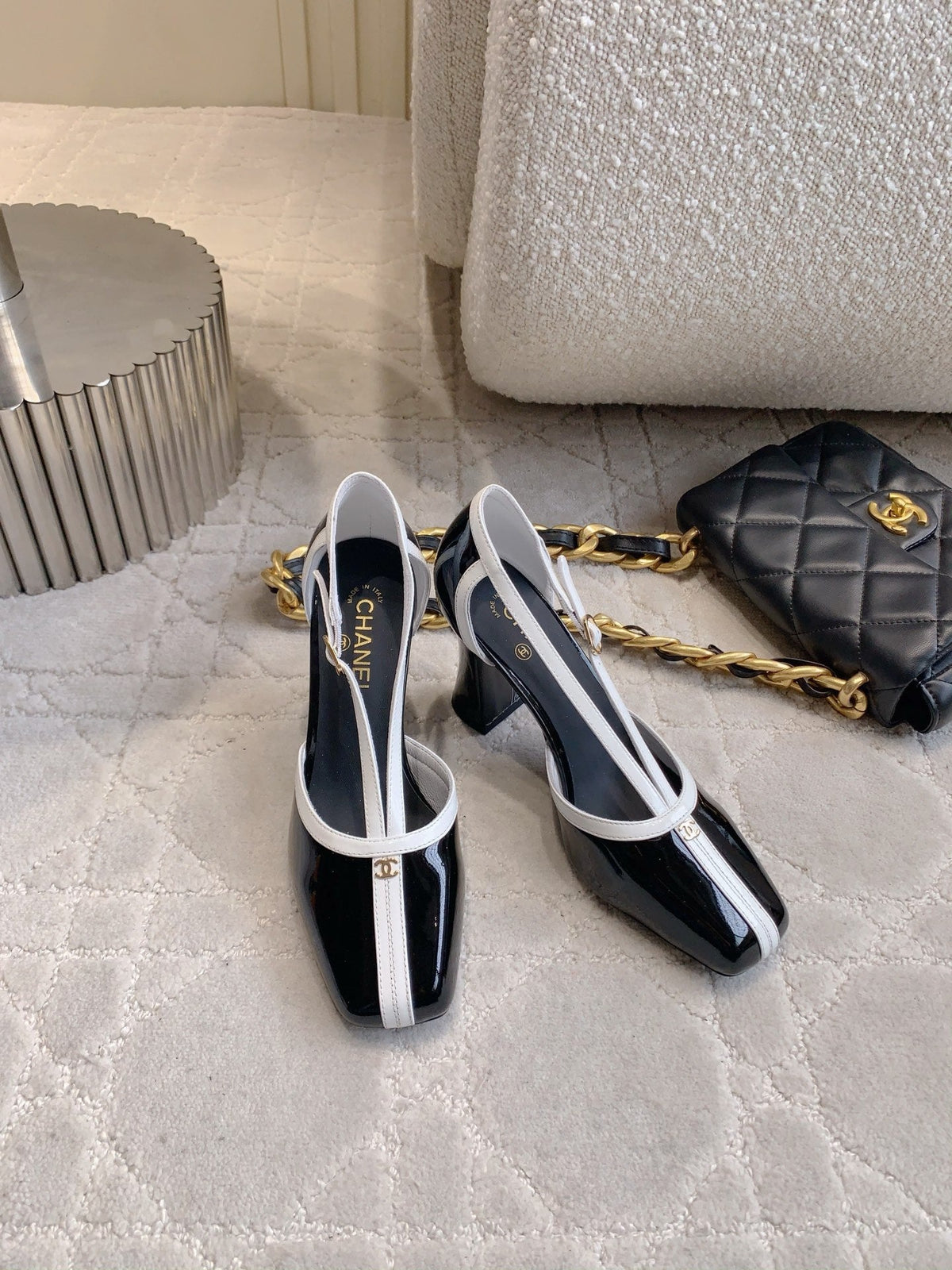 CC 2026s Two-Tone Slingback 8.5cm Black White Patent Leather 723686