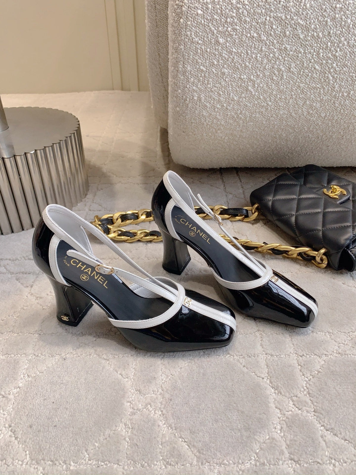 CC 2026s Two-Tone Slingback 8.5cm Black White Patent Leather 723686