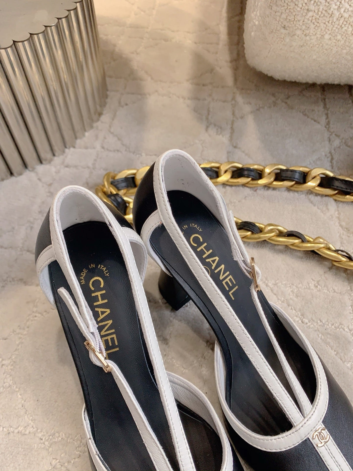 CC 2026s Two-Tone Slingback 8.5cm Black White Leather 723687