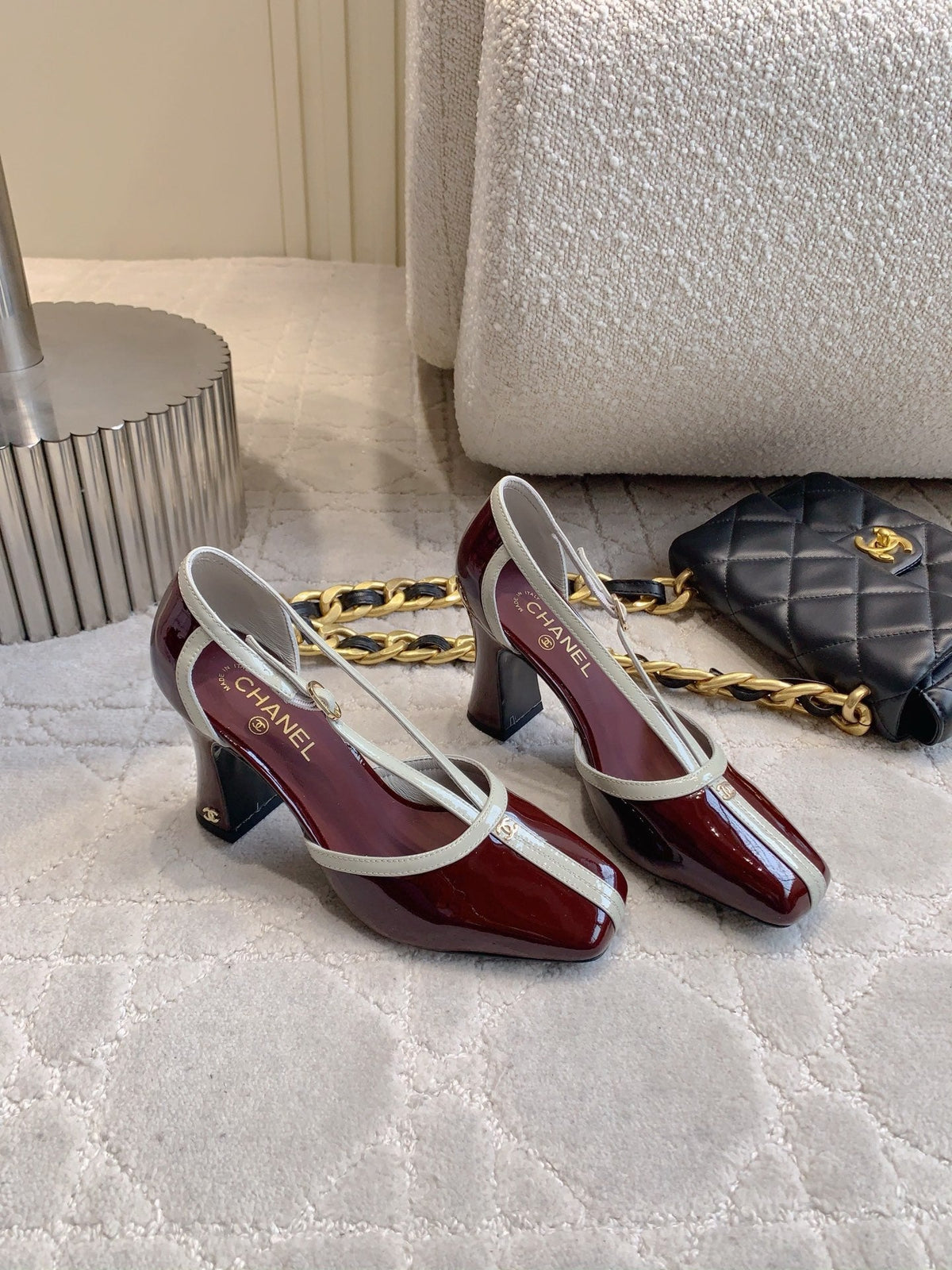 CC FW26 Square Cap Toe Slingback 8.5cm White Burgundy Patent Leather 723688