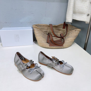 MM6 Strappy Split-Toe Ballerina Grey Satin 893691