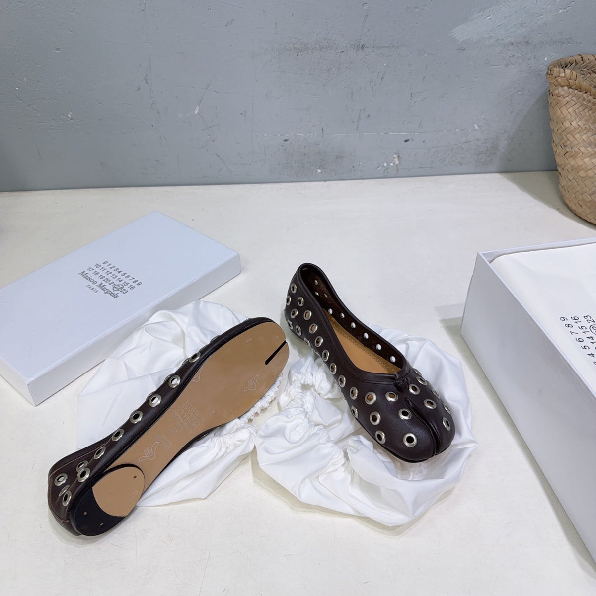 MM6 Bellissima Ballerina Eyelet Details Coffee Cowhide 893693
