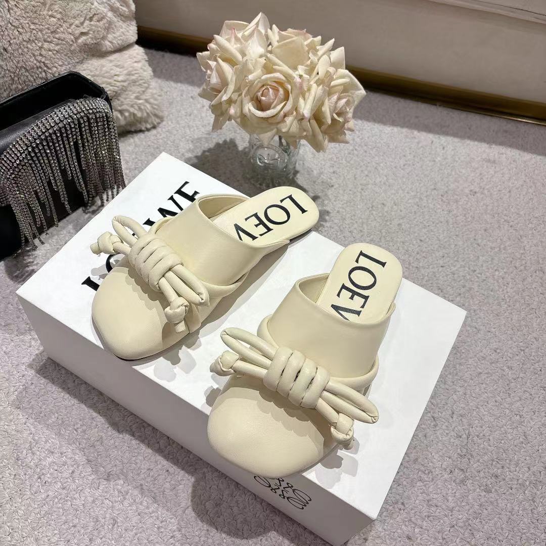 Loewe Flamenco Knot Mule Cream Sheepskin 664828