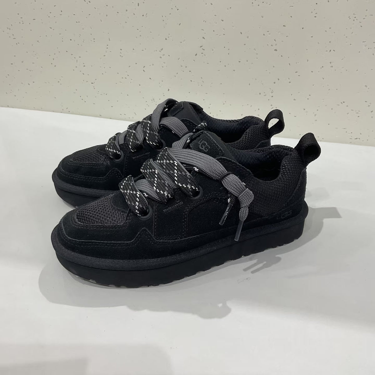 UGG Minimel Casual Sneakers Black Suede Mesh 664859