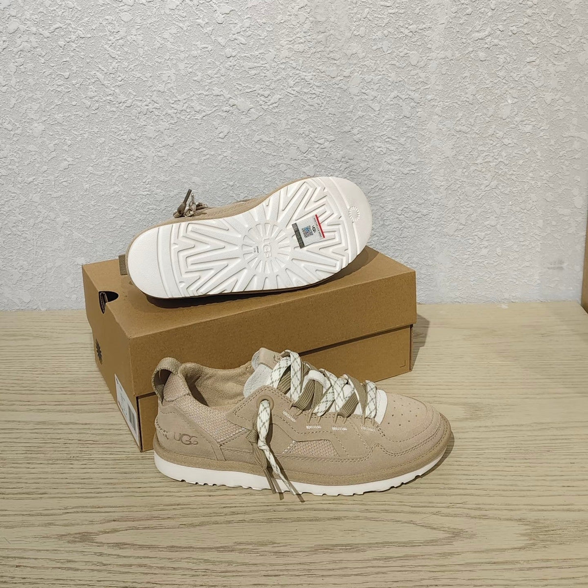 UGG Minimel Casual Sneakers Light Khahi Suede Mesh 664860